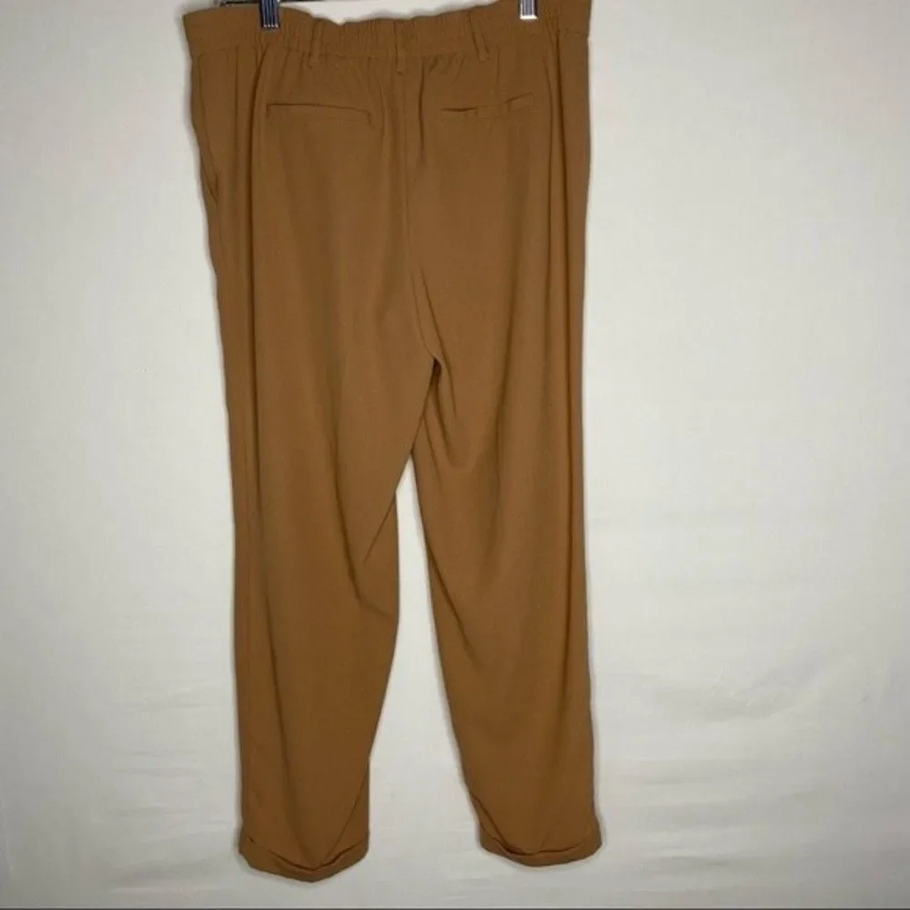 Bar III Pants Women's M Brown Camel Pleated Front Mid Rise Elastic Waist Cuffed